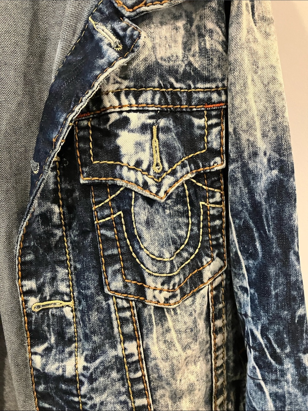 Vintage True Religion Blue and White Acid Wash Denim Jacket size XL - Picture 3 of 5